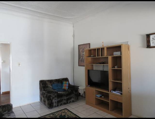 3 BEDROOM FREEHOLD FOR SALE IN BURGERSHOOP